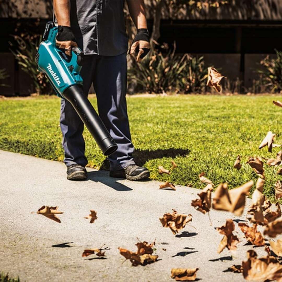 Makita DUB184RT 18V LXT Brushless Blower Set – Includes 1 x 5.0Ah Battery and Charger